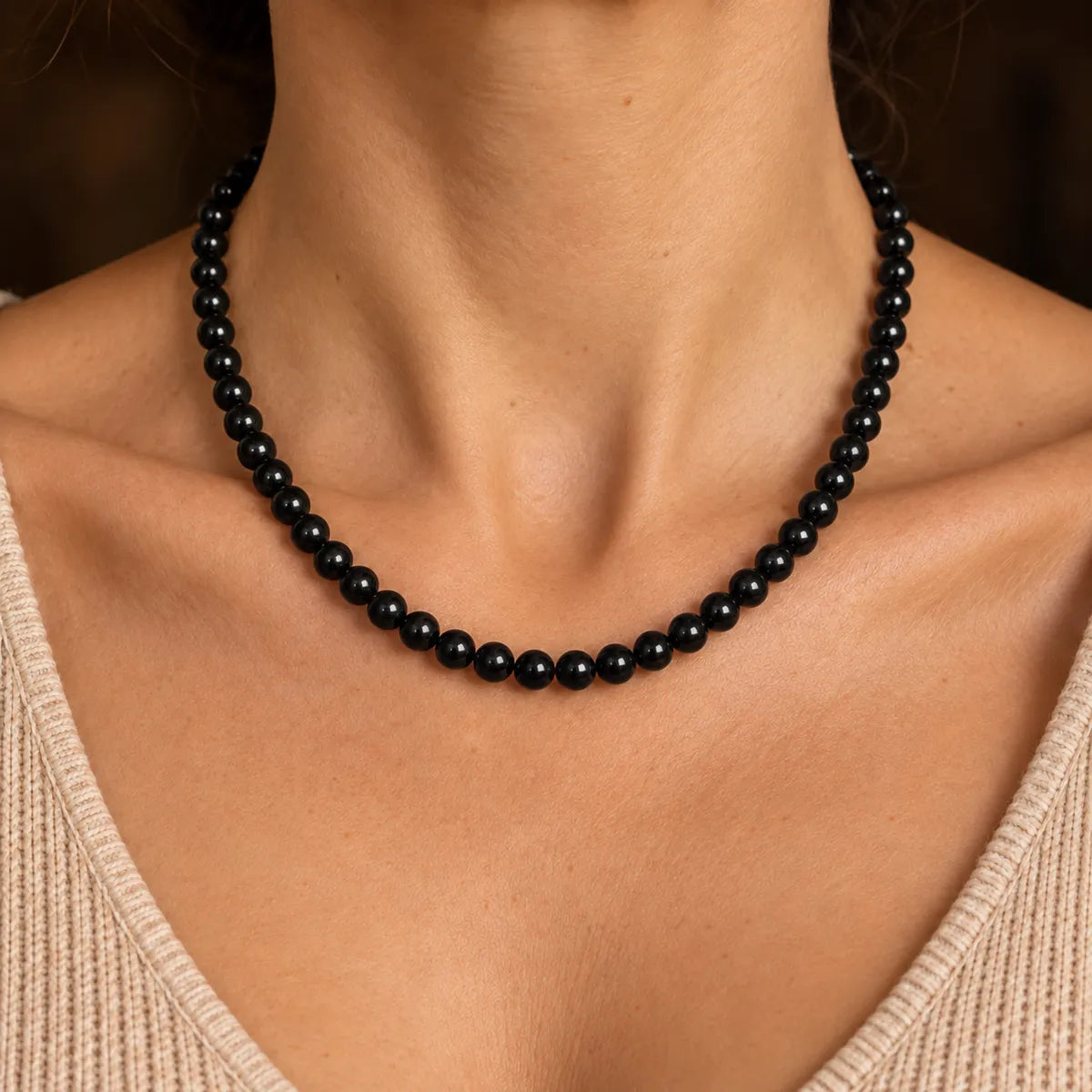 Collana Galaxy 8 mm – 60 pezzi in shungite, indossata