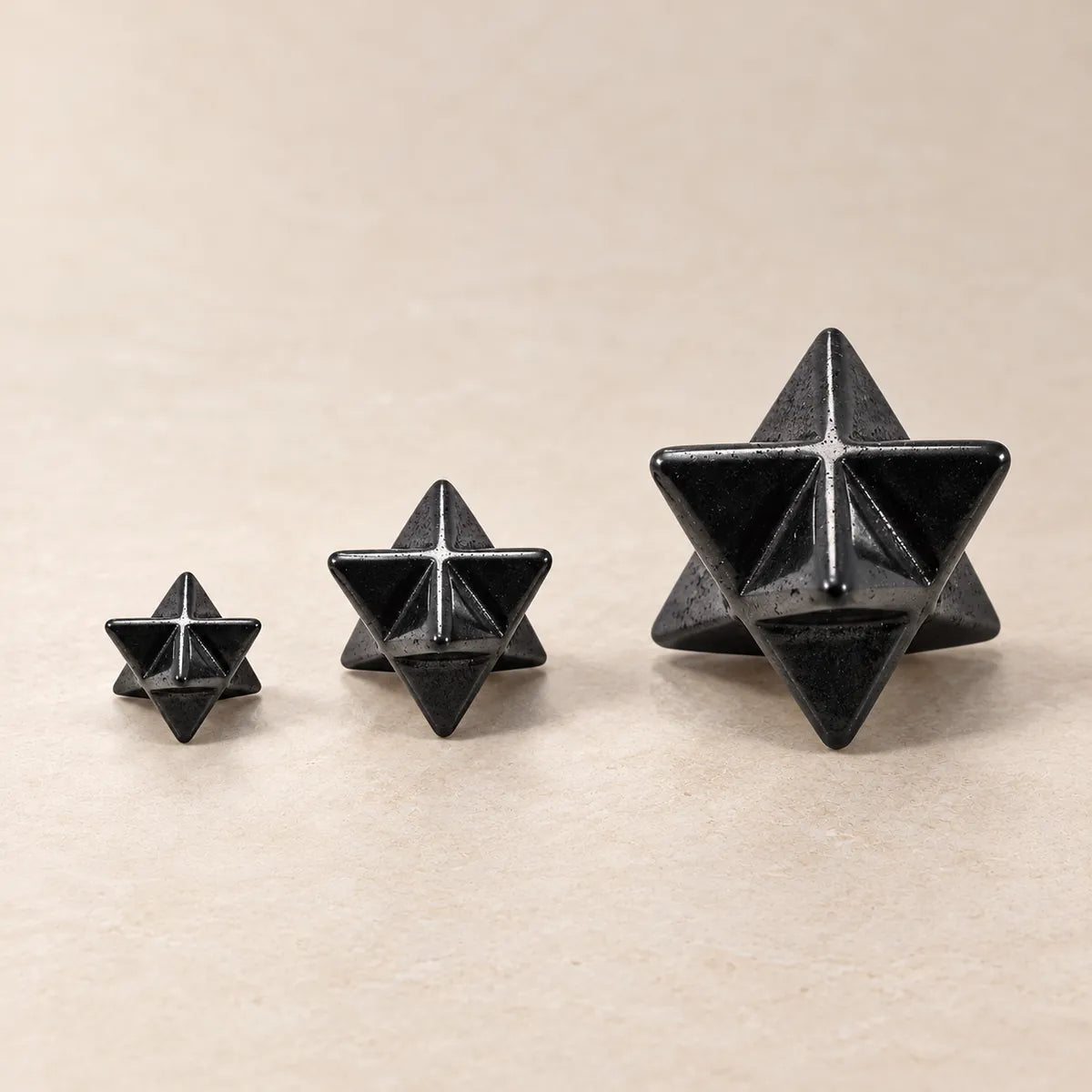 Merkaba in shungite: tre misure a confronto, 2, 3 e 5 cm